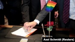 Montenegro's law on same-sex unions was passed by a mere two-vote majority a year ago. (illustrative photo)