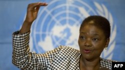 خانم اموس ماموریت خود را به پایان می‌رساند