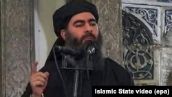 بغدادی در سال ۲۰۱۴ در مسجد النوری موصل ادعای خلافت کرد؛ واپسین باری که آشکارا دیده شد. 