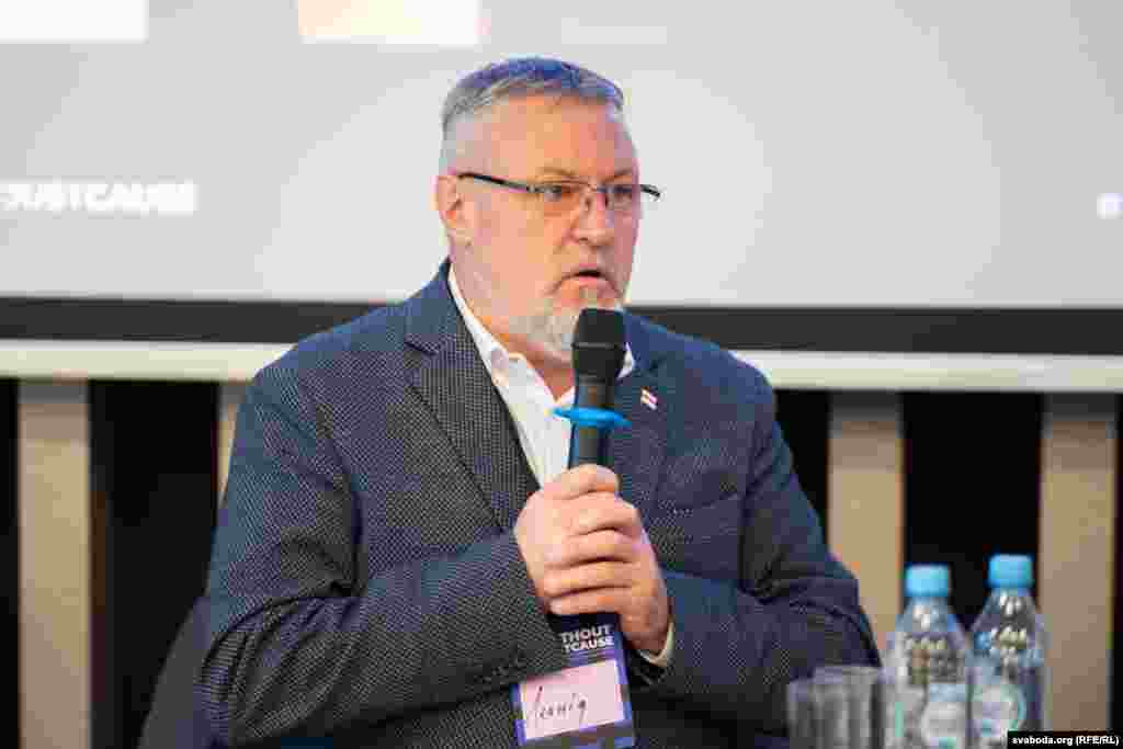 Другі кангрэс, прысьвечаны беларускім палітвязьням. Леанід Судаленка