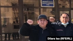 Активист из Шымкента Ерлан Файзуллаев (слева)