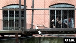 Более пяти часов адвокат Валерий Цушба находился в ИВС без каких-либо объяснений причин задержания