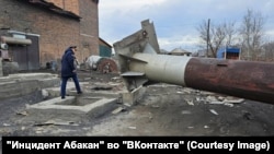 Ураган обрушил 35-метровую трубу центральной котельной в Ермаковском районе