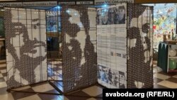 Інсталяцыя «Нязломныя» ў праскім пасажы «Люцэрна»