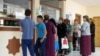 Aşgabadyň poçta edarasynda nobata duran adamlar
