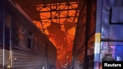 Ուկրաինա - Ռուսների հարվածից հետո Դնեպրի երկաթուղային դեպոյում հրդեհ է բռնկվել, 18-ը նոյեմբերի, 2025թ.