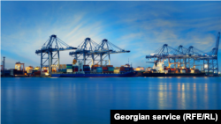 В оппозиции считают, что подконтрольное Бидзине Иванишвили правительство блокирует проект в угоду Москве