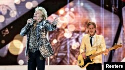 Род Стюарт на концерті в Копенгагені, Данія, 9 червня 2024 року