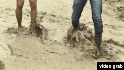 Внаслідок зсувів та повені загинули щонайменше 53 людини