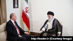 خامنه‌ای در دیدار با اردوغان خواستار «همکاری و همفکری» ایران و ترکیه برای مقابله با استقلال کردستان عراق شده است.