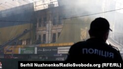 Горить будинок на вулиці Хрещатик 40/1. Червень 2017 року