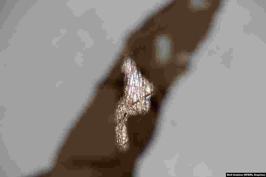 Зилзаланын кесепетинен бир катар жеке турак жайлар жана социалдык объектилер жабыр тарткан. Алардын көбү Тоң&nbsp;районунун аймагында.