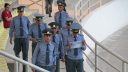 Diňle: Maryda ýagan ýagyş ýol polisiýasynyň 'elini giňetdi'