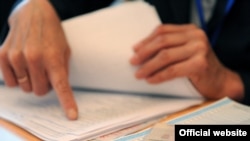 Парламенттик шайлоо ушул жылдын соңунда өтүшү керек. 