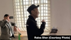 Құқық қорғаушылар "саяси тұтқын" деп таныған марафоншы Марат Жыланбаев Степногорск түрмесінде. 29 шілде, 2025 жыл. 