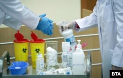 Pfizer vaksinalari bilan emlash yanvar oyida boshlandi