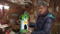 Запорізький майстер створив понад тисячу оригінальних шпаківень (відео)