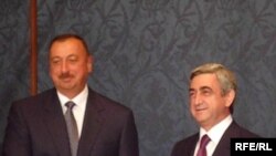 Russia -- Presidents of Armenia and Azerbaijan meet in Moscow, 17Jul2009