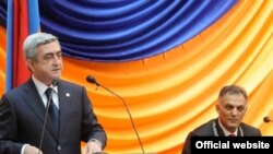 Армения – Выступление президента Армении Сержа Саргсяна на церемонии инаугурации новоизбранного  мэра Еревана Гагика Бегларяна. Ереван, 11 июня 2009 г.  