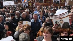 Armenia - Supporters of the Tsarukian Bloc attend a campaign rally in Ashtarak, 13Mar2017.