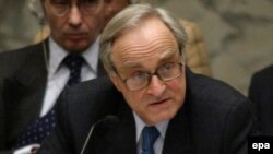 ژان مارک دو لا سابلير نماينده فرانسه در سازمان ملل با اشاره به اينکه گفت و گوهای شش کشور مذکور بعد از ظهر روز جمعه ادامه خواهد يافت، گفت تلاش او در جهت «نهايی کردن مذاکرات تا پيش از کريسمس ۲۰۰۶ (۱۰ روز ديگر) است.»