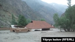 Сели в Араванском районе. 10 июля 2017 года.