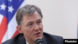 Заместитель помощника госсекретаря США по вопросам Европы и Евразии Джордж Кент, Ереван, 7 мая 2019 г.