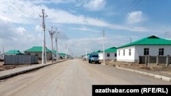 Lebap welaýatynyň Zelili obasynda gurlan täze jaýlar. Arhiwden alnan surat