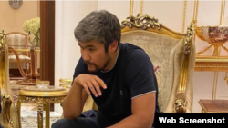 Арман Жумагелдиев былтыр 7-январда калайман баш аламандык уюштурууга, мыйзамсыз курал алып жүрүүгө айыпталып кармалган.