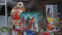 TKA-lar býujet işgärlerine Täze ýyl 'sowgatlaryny' iberýär, işgärler öz gatançlaryny gözden geçirýär 