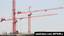 Türkmenistandaky gurluşyklar esasan türk gurluşyk kompaniýalary tarapyndan amala aşyrylýar. 