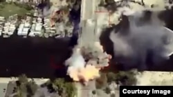 Момент російського удару по основному мосту Херсона