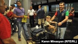 Suriyalı ermənilər Yerevana gəlir. 2012