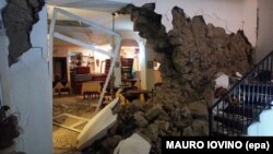 Разрушенная в результате замлетрясения гостиница на острове Искья,  21 августа 2017 г.