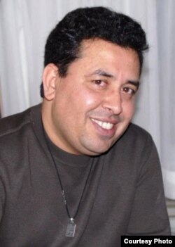 مجید خان، روزنامه‌نگار رادیو اروپای آزاد