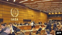 وزيران امورخارجه کشورهای گروه ۱+۵ در بيانيه ای اعلام کردند صدور قطعنامه علیه ایران تا ارایه گزارش آژانس در ماه نوامبر به تعويق خواهد افتاد