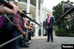 Президент Трамп Оқ уйда журналистларнинг саволларига жавоб беряпти. 30 сентябр, 2025 йил.