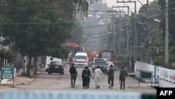 Повредена сграда на правителствен комплекс след индийски удари в град Муридке, в пакистанската провинция Педжаб, на 7 май 2025 г.