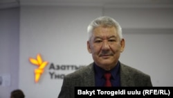 Азимбек Бекназаров.