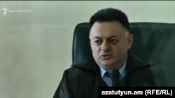Դատավոր Դավիթ Գրիգորյանը ՀՀ երկրորդ նախագահ Ռոբերտ Քոչարյանի գործով դատական նիստի ժամանակ, մայիս, 2019թ․