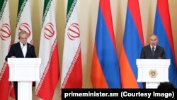 Armenia - Armenian Prime Minister Nikol Pashinian and Iranian President Masoud Pezeshkian make statements to the press after talks in Yerevan, August 19, 2025.