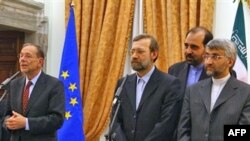 هيات مذاکره کننده هسته ای ايران و مسئول سياست خارجی اتحاديه اروپا، مذاکرات رم را «سازنده» خوانده اند.