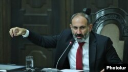 Премьер-министр Никол Пашинян во время пресс-конференции, Ереван, 20 июля 2018 г.