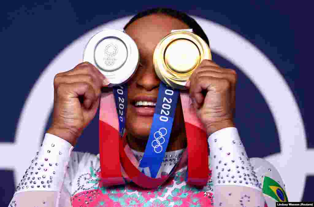 22 жаштагы бразилиялык атлет Ребека Андраде спорттук гимнастикадан алтын жана күмүш байге утту.