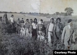 Беляев с группой индейцев.