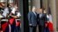 Петро Порошенко та Емманюель Макрон у Єлисейському палаці. Париж, 26 червня 2017 року