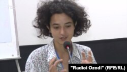 Лайлӣ Ғафурӣ.