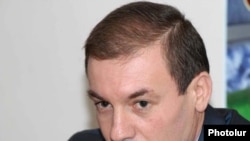 Председатель комиссии НС по вопросам образования и науки, культуры, молодежи и спорта Артак Давтян - 4 ноября, 2009 г.