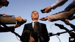 Офіційні особи США кажуть, що під час своєї поїздки Блінкен почув широку опозицію до «Хамасу», але також занепокоєння важким становищем палестинців