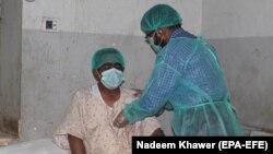 Раніше були зареєстровані також два випадки зараження коронавірусом у Північній Африці – в Єгипті та Алжирі